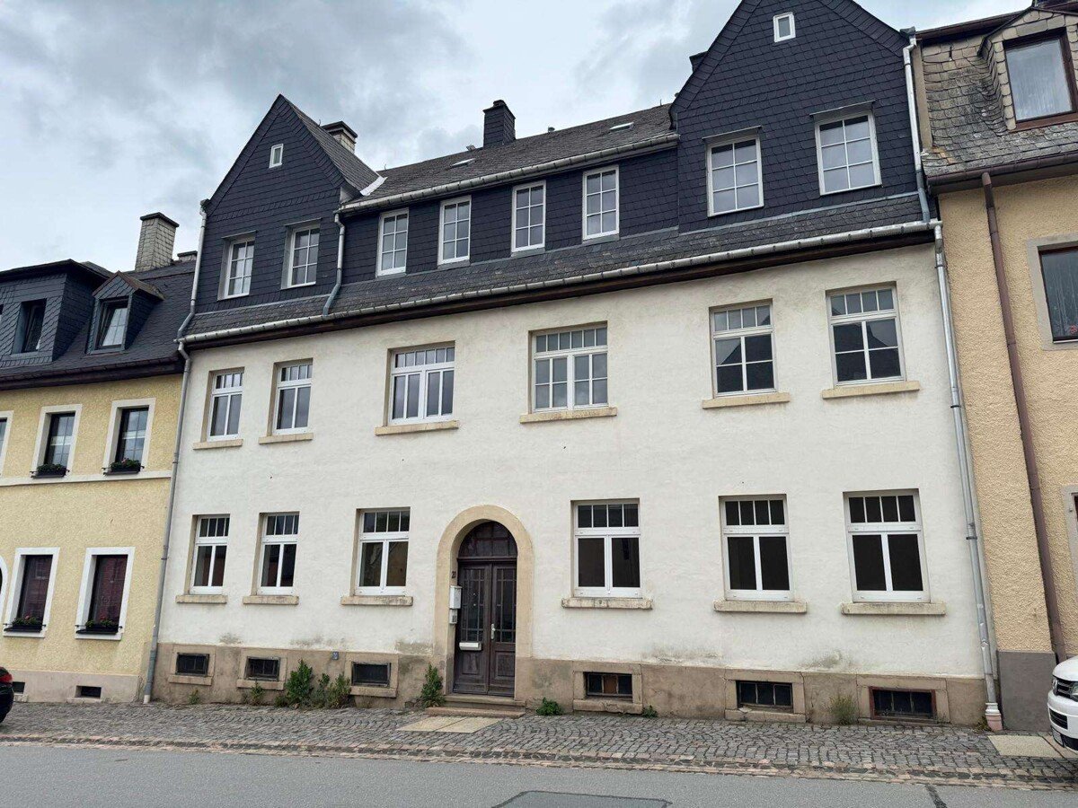Mehrfamilienhaus mit viel Potenzial in Schlettau!