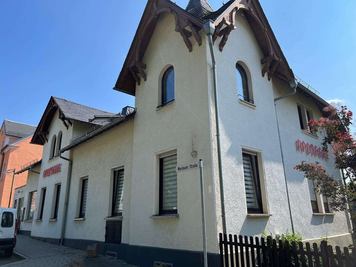 Gut saniertes Zweifamilienhaus in Neumark!