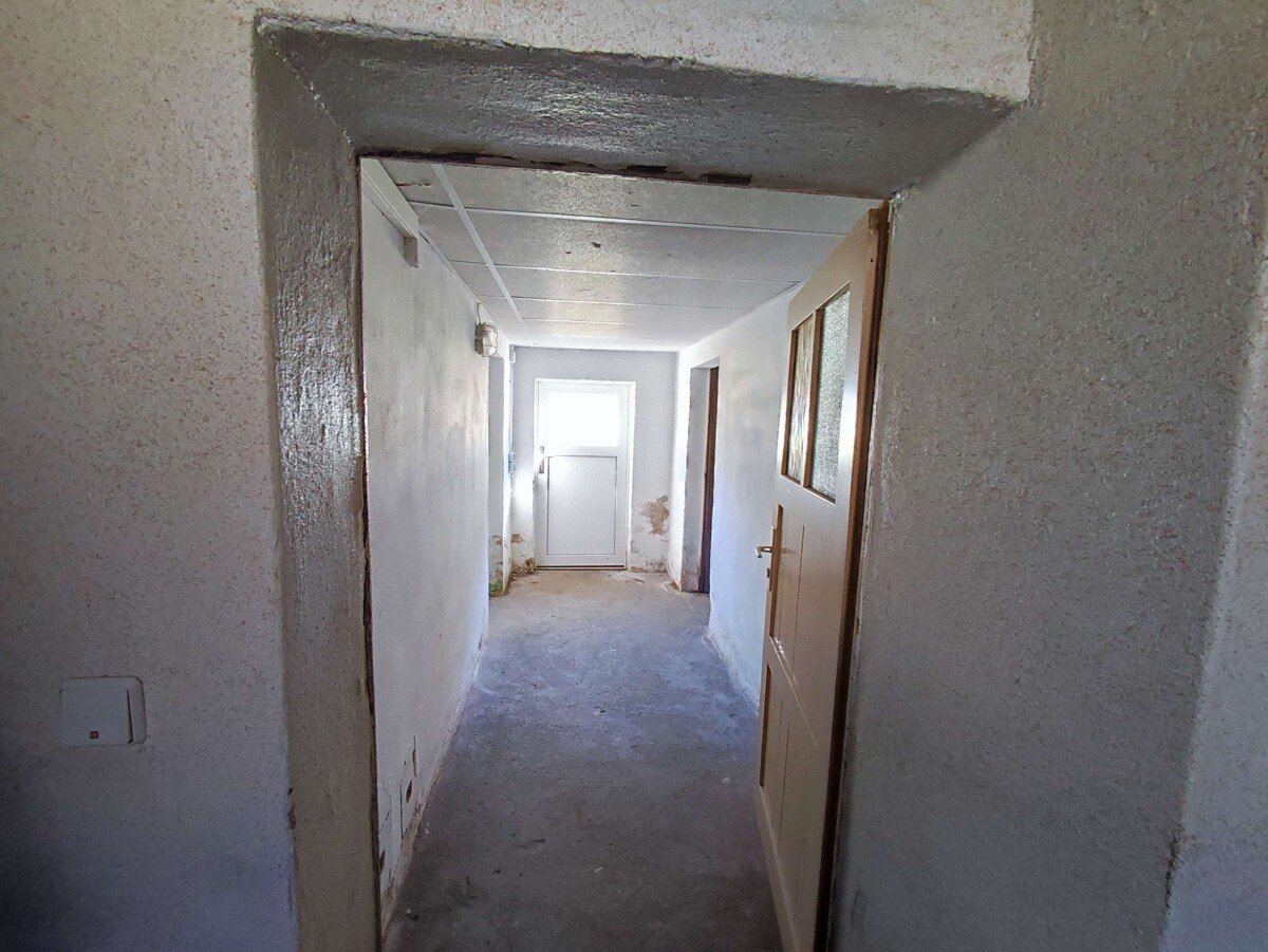 Keller-Hinterausgang